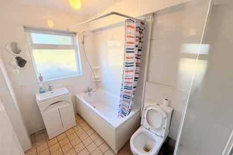 3 bedroom terraced house to rent, Ravensworth Road, Nottingham NG6