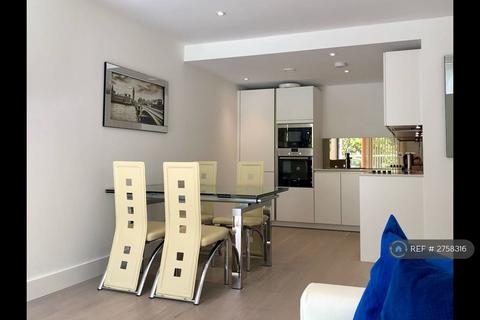 1 bedroom flat to rent, Claremont House, London, SE16