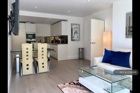 1 bedroom flat to rent, Claremont House, London, SE16