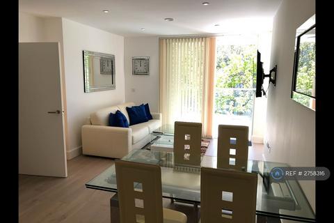1 bedroom flat to rent, Claremont House, London, SE16