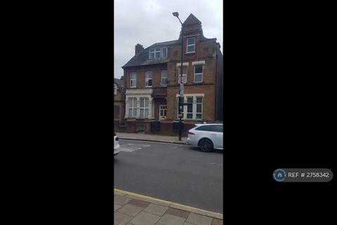 2 bedroom flat to rent, Rokesly Avenue, London, N8