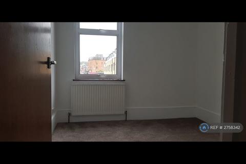 2 bedroom flat to rent, Rokesly Avenue, London, N8
