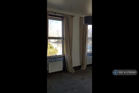 2 bedroom flat to rent, Rokesly Avenue, London, N8
