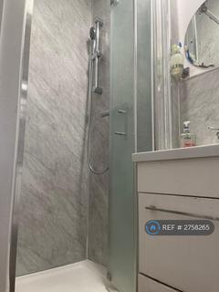 2 bedroom end of terrace house to rent, Princes Avenue, Greenford, UB6