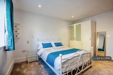 2 bedroom flat to rent, Worple Road, Wimbledon, SW19