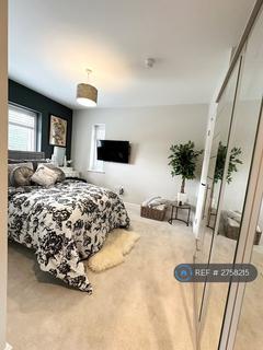 1 bedroom in a house share to rent, Grove Park Road, London, SE9
