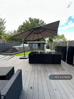 1 bedroom in a house share to rent, Grove Park Road, London, SE9