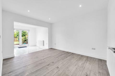 4 bedroom terraced house to rent, Elmer Gardens, Isleworth TW7