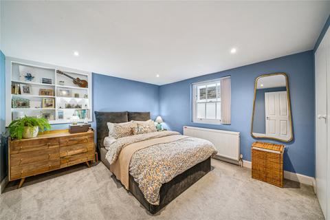 2 bedroom apartment for sale, St. Ann's Crescent, SW18