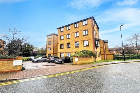 Studio to rent, Alan Hocken Way, West Ham