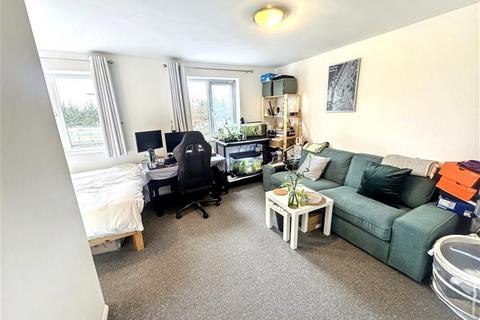 Studio to rent, Alan Hocken Way, West Ham
