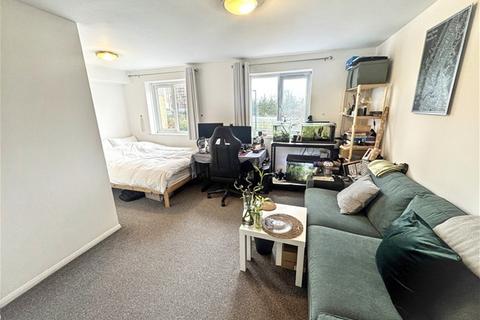 Studio to rent, Alan Hocken Way, West Ham