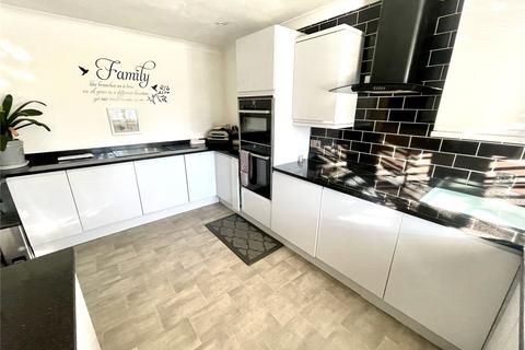 4 bedroom semi-detached house for sale, Lancaster Road, Rayleigh, Essex, SS6