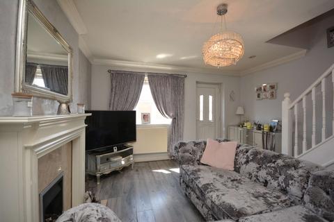 2 bedroom semi-detached house for sale, St. James Close, Leeds, West Yorkshire