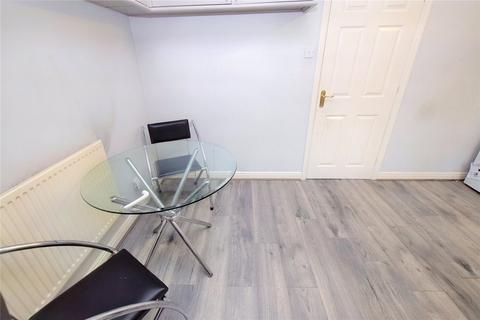 2 bedroom semi-detached house for sale, St. James Close, Leeds, West Yorkshire