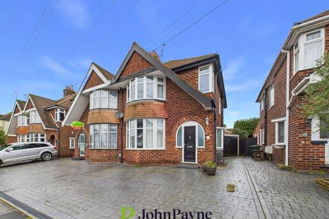 3 bedroom semi-detached house for sale, Seedfield Croft, Cheylesmore, Coventry, CV3