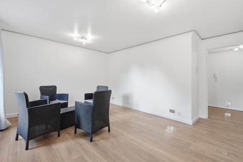 2 bedroom flat to rent, Basque Court, London SE16