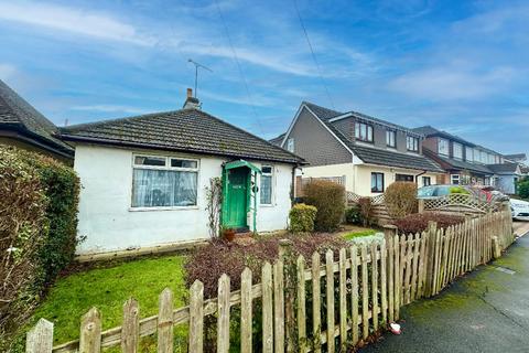 2 bedroom bungalow for sale, Greenway, Romford