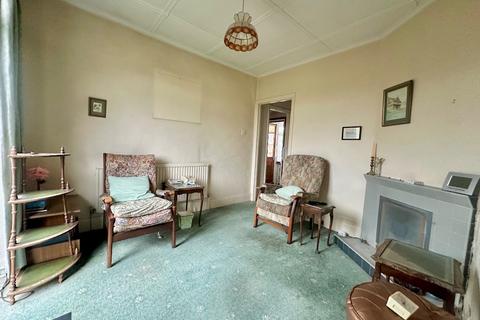 2 bedroom bungalow for sale, Greenway, Romford