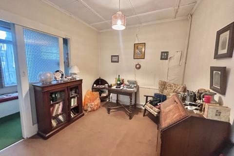 2 bedroom bungalow for sale, Greenway, Romford