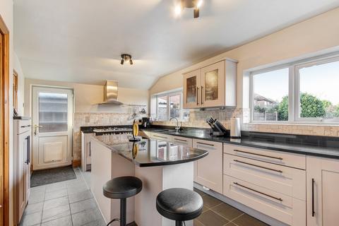 3 bedroom detached house for sale, Hall Farm Avenue, Davyhulme, Manchester, M41