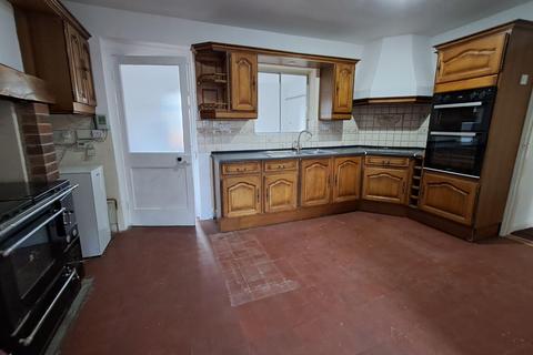 undefined, Clynderwen