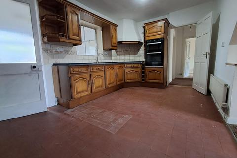 undefined, Clynderwen