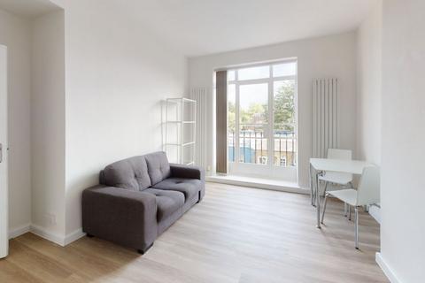 Studio to rent, NW8