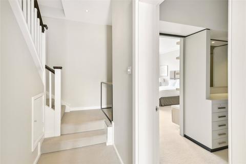 undefined, Warwick Square, London, SW1V