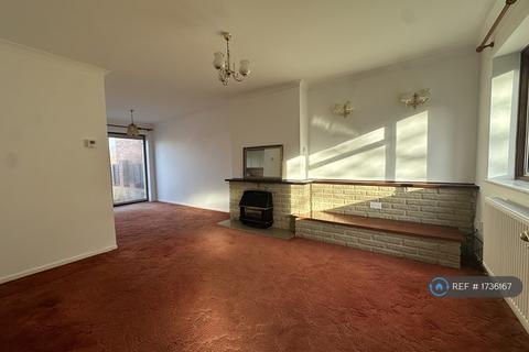 3 bedroom semi-detached house to rent, Monks Close, Farnborough, GU14