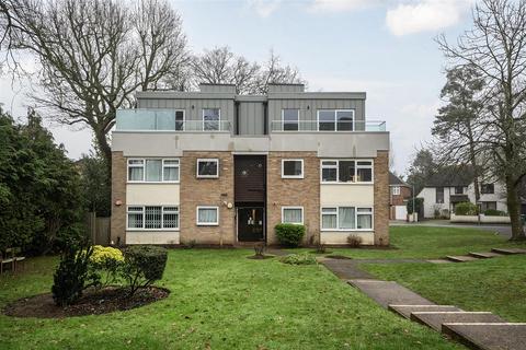 2 bedroom flat for sale, The Rutts, Bushey WD23