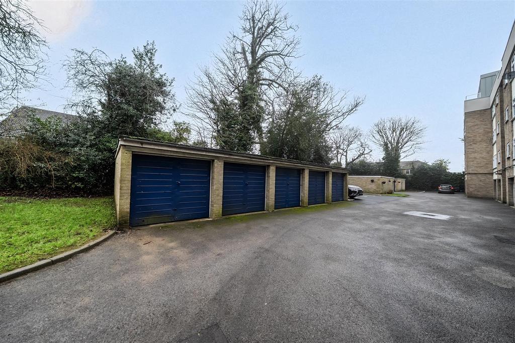 Garage: