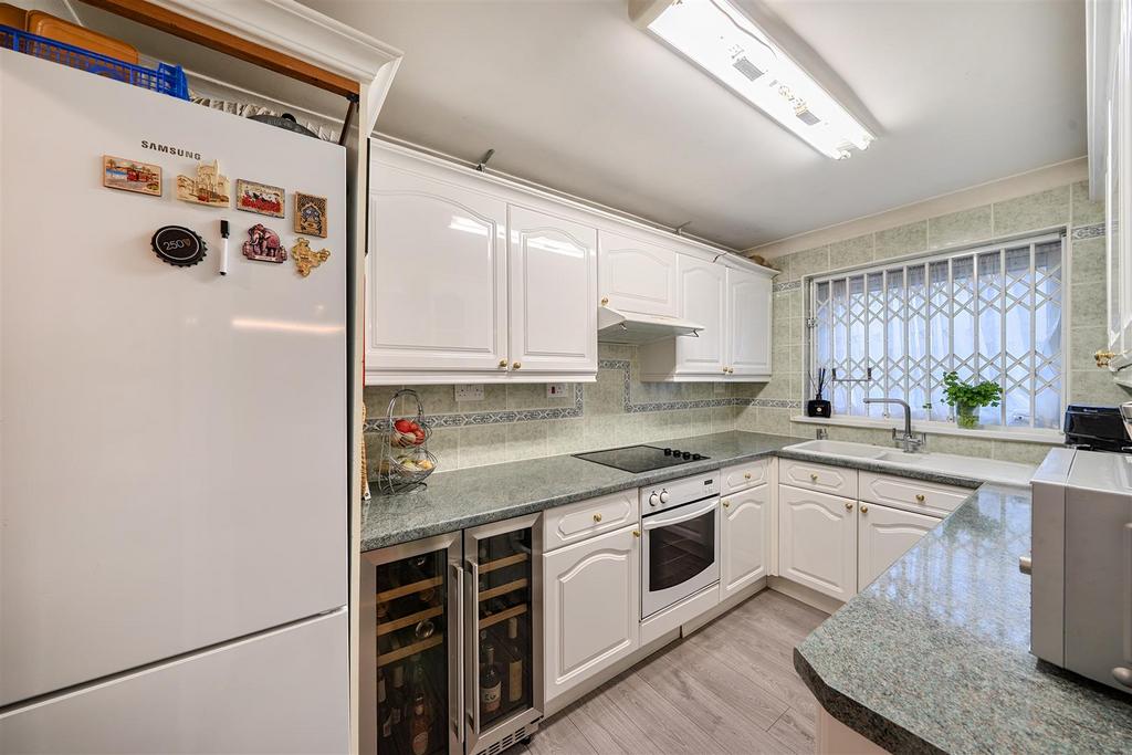 Kitchen:
