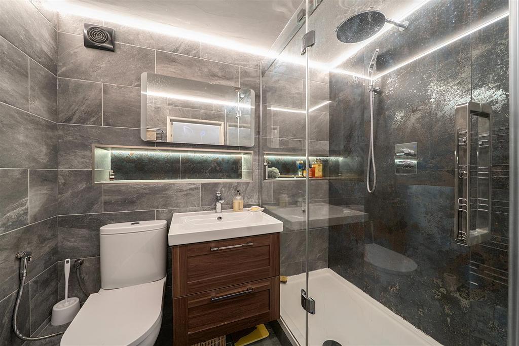 Shower Room: