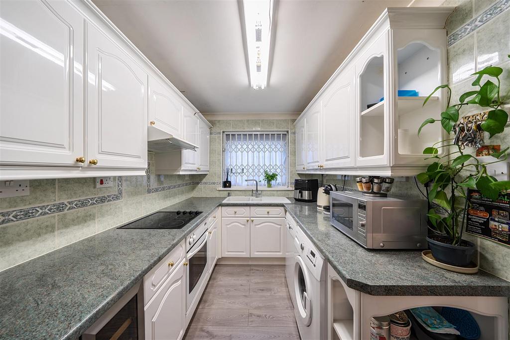 Kitchen: