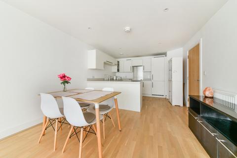 2 bedroom flat to rent, Osiers Street, SW18