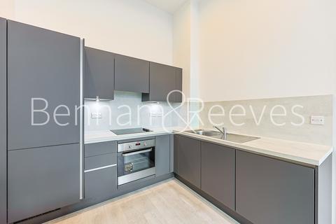 2 bedroom apartment to rent, Carnation Gardens, Hayes UB3