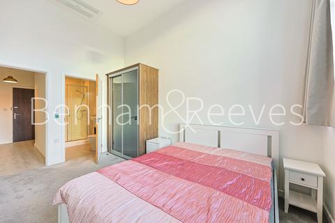 2 bedroom apartment to rent, Carnation Gardens, Hayes UB3