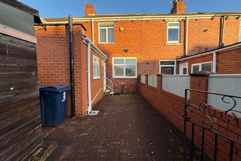 2 bedroom terraced house to rent, John Street, Fencehouses, DH4