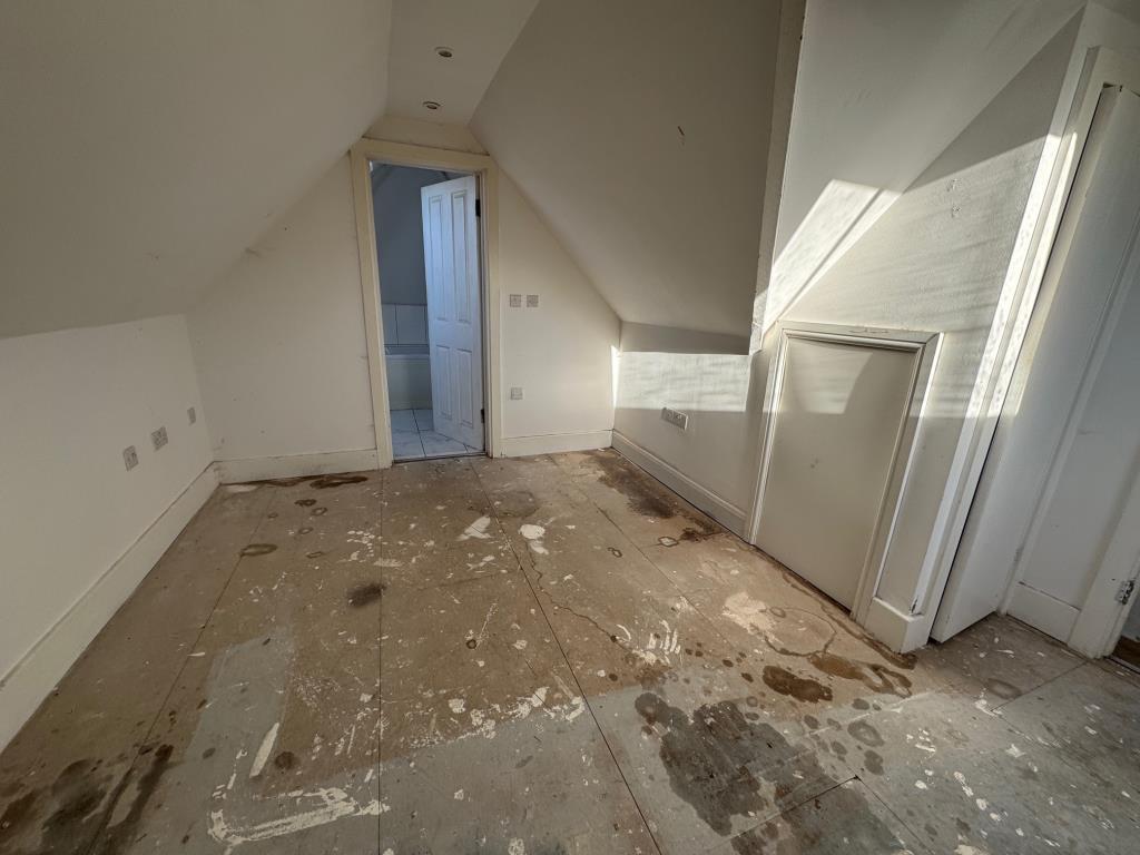 Flat 5 bedroom