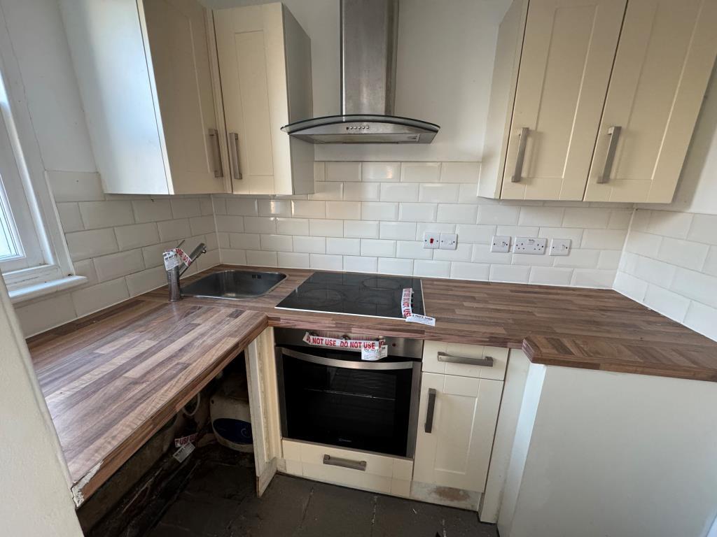Flat 1 kitchen