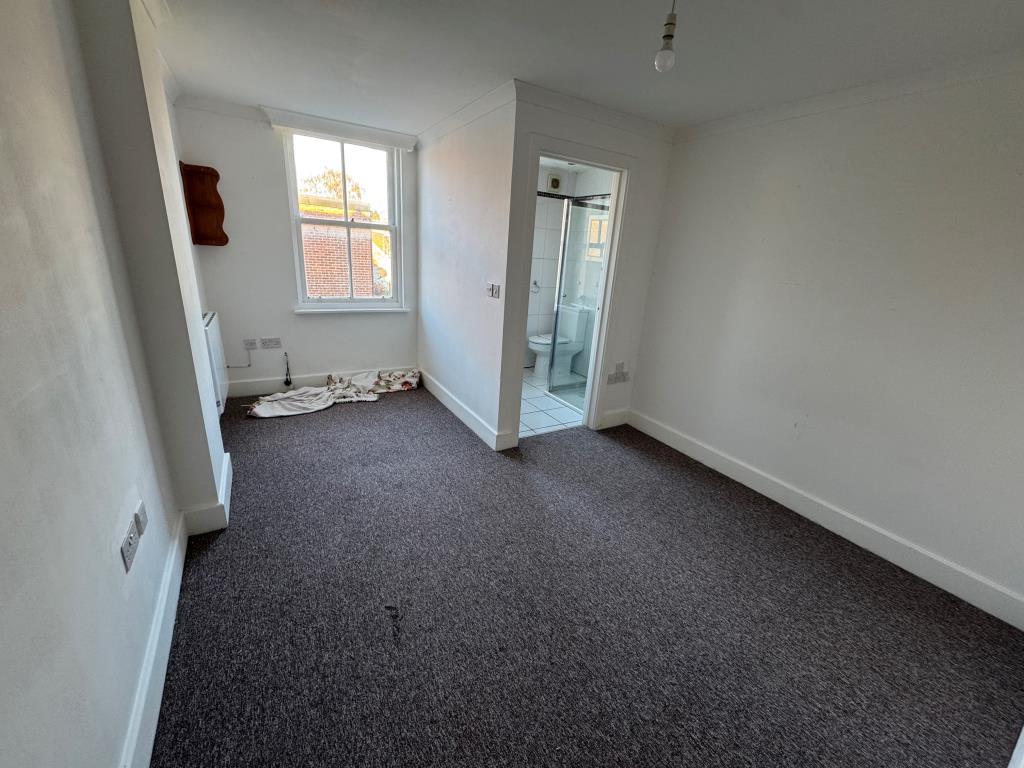 Flat 2 bedroom