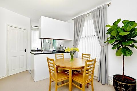 2 bedroom apartment for sale, Elmhurst Mansions, Edgeley Road, London