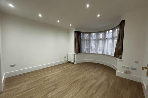 4 bedroom semi-detached house for sale, Selvage Lane, Mill Hill, NW7