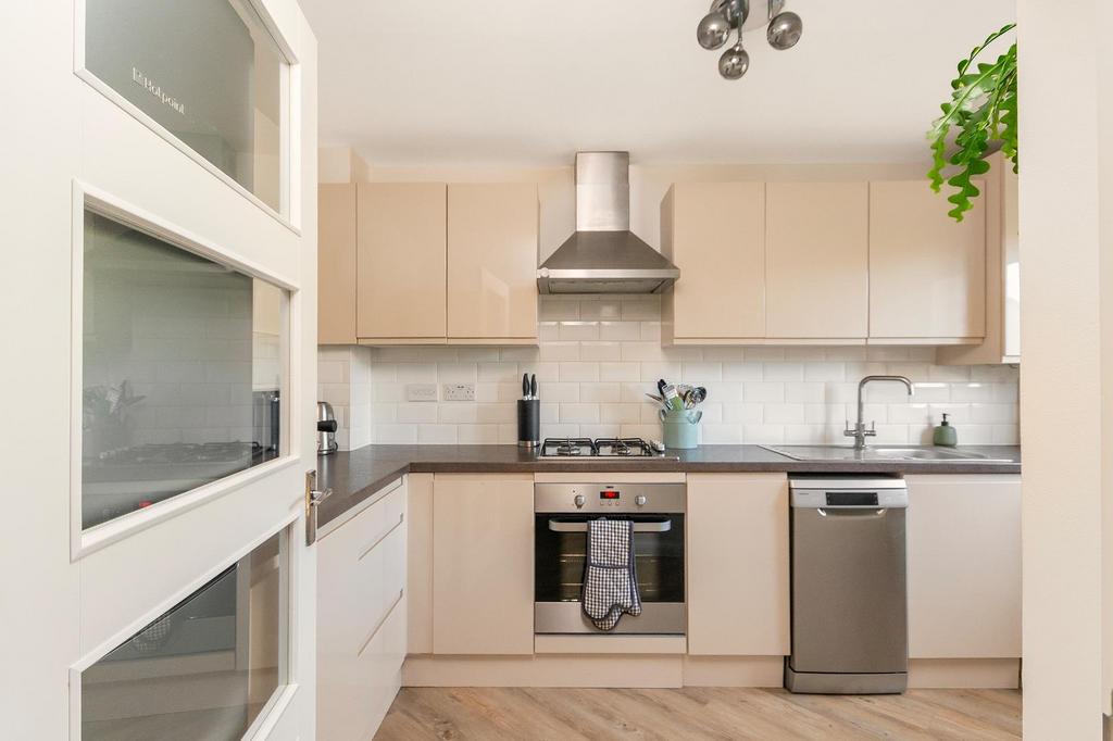 8 W7 RLG - Kitchen C.jpg