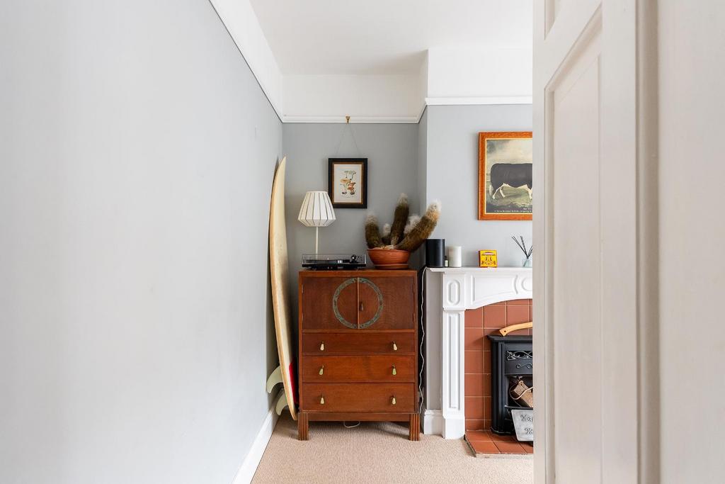 1 A9 RWL - Living Room E.jpg