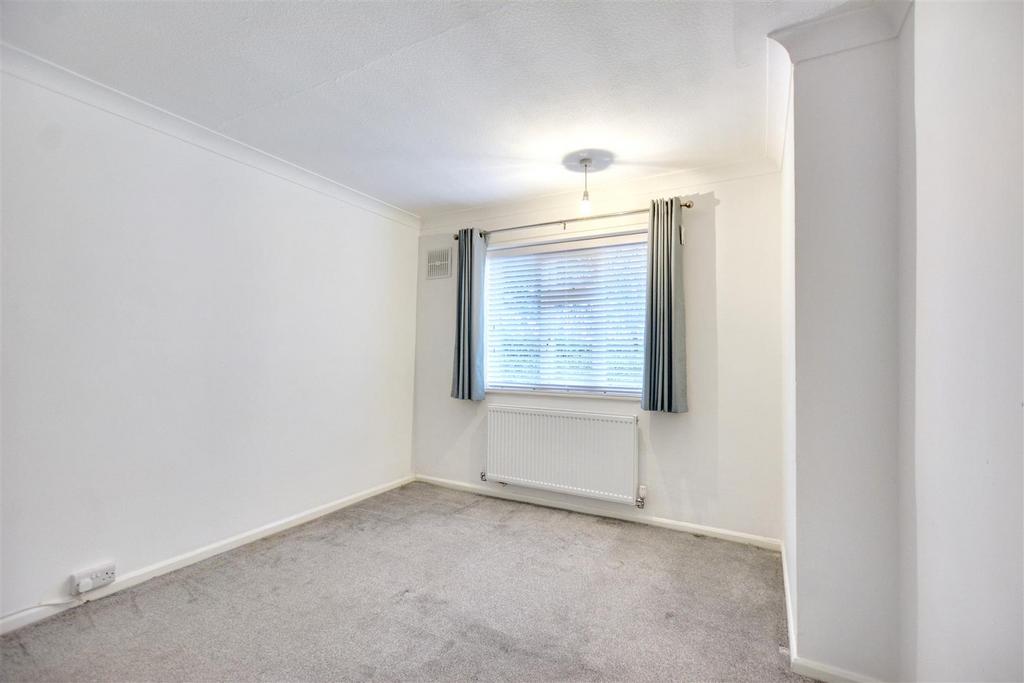 Bedroom 1 2.jpeg