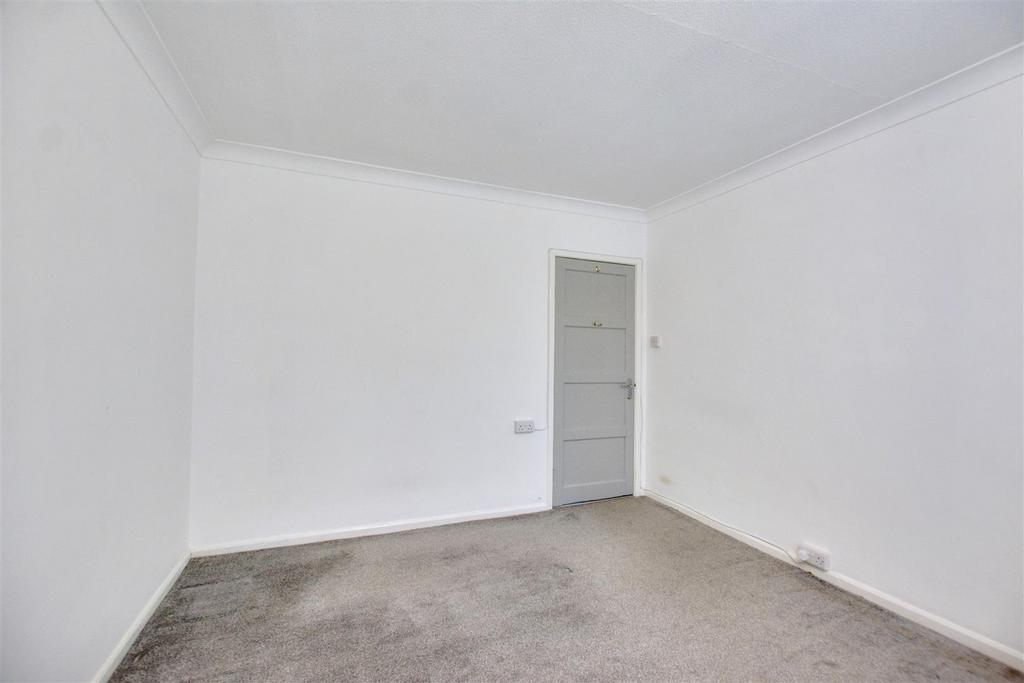 Bedroom 1 3.jpeg