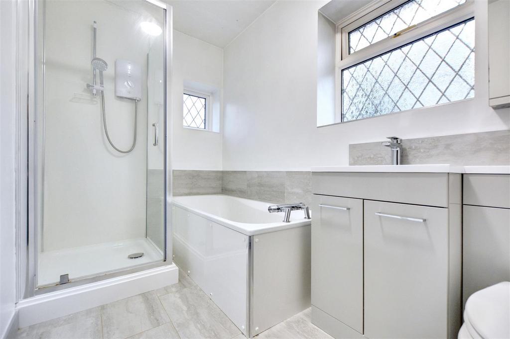 Bathroom 1.jpeg