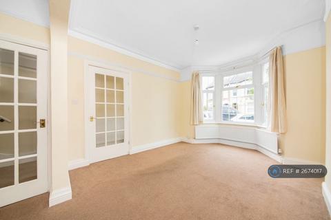 3 bedroom end of terrace house to rent, Ecclesbourne Road, Thornton Heath, CR7